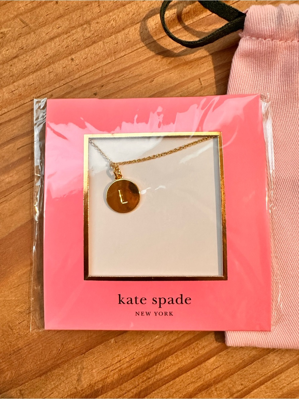 kate spade gold initial 'L' pendant with pink pouch NWT - Picture 2 of 3